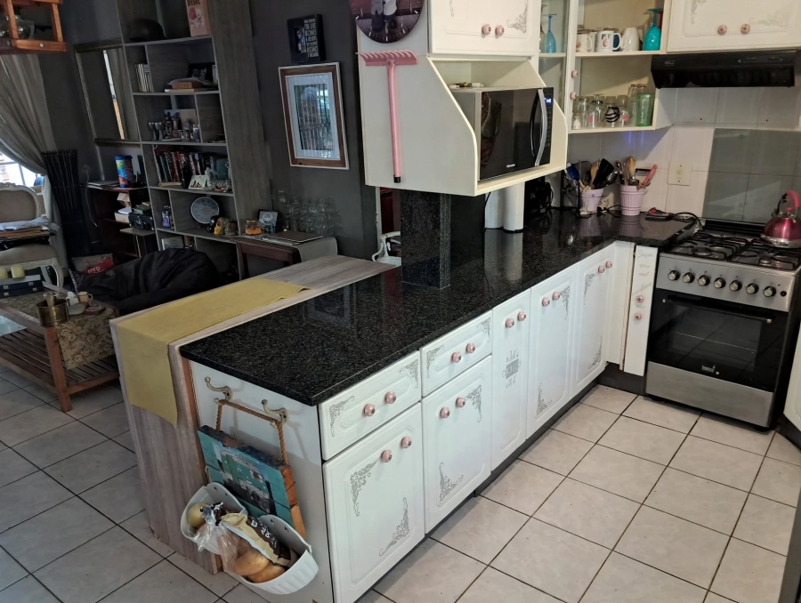 3 Bedroom Property for Sale in Safari Gardens North West
